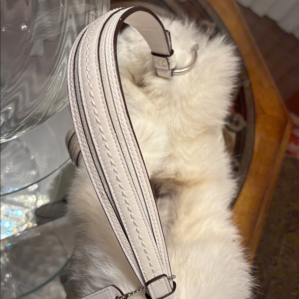 Coach Soho 2005-VINTAGE-“Ski Bunny” Hobo w/Rabbit Fur Trim - Picture 7 of 16